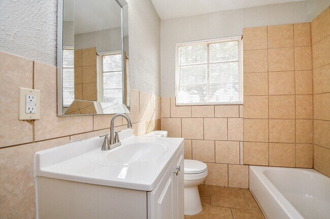 Building Photo - 1606 Harris Ave