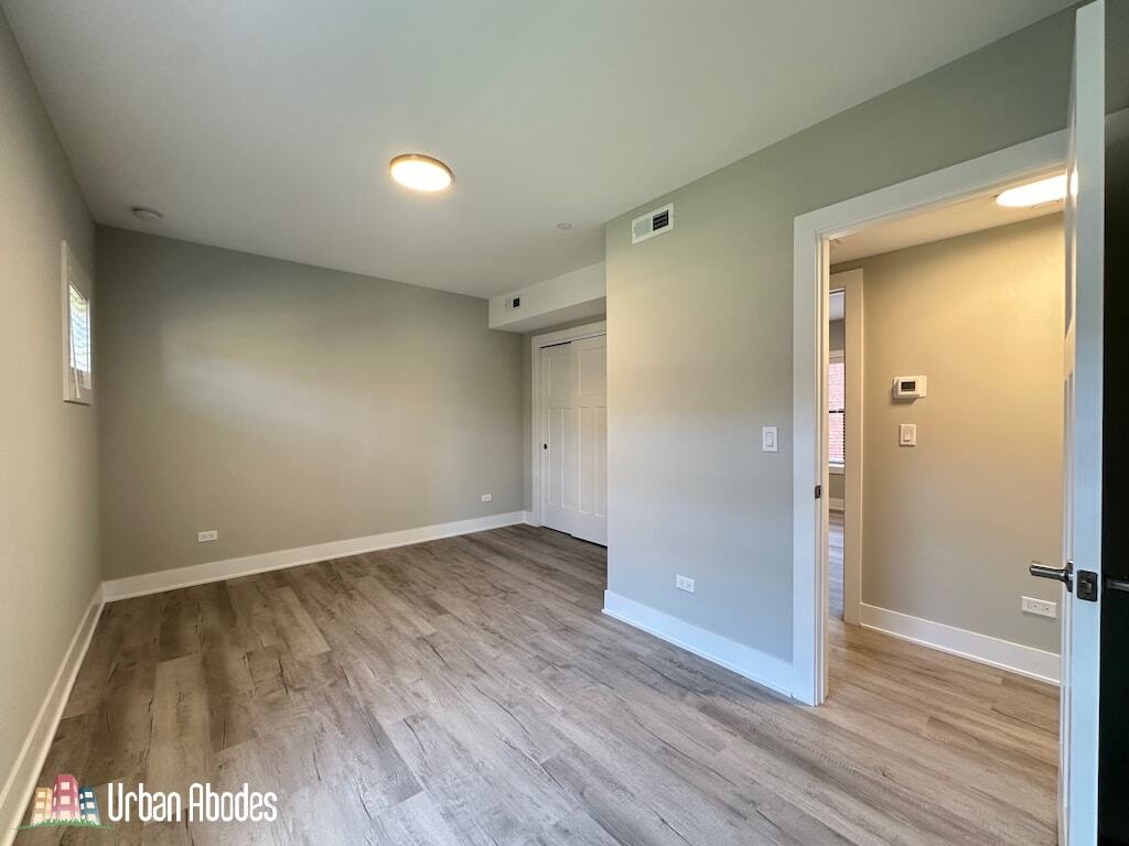 Building Photo - 1133 Oak Ave