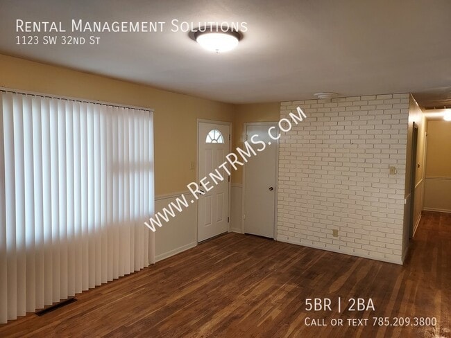 Building Photo - 1123 SW 32nd St