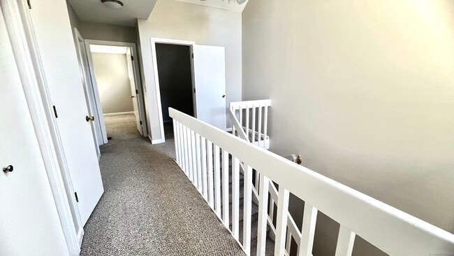 Building Photo - 16 Maple St