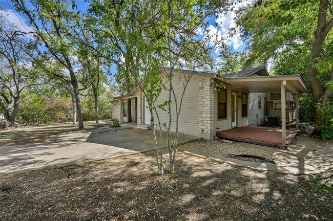 Building Photo - 6713 Silvermine Dr