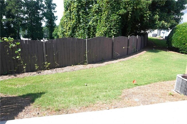 Building Photo - 71 Highoak Dr