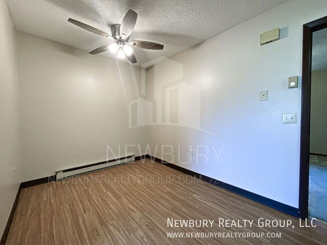 Building Photo - 16 Clearview Meadows