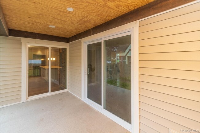 Building Photo - 4407 Albany Post Rd