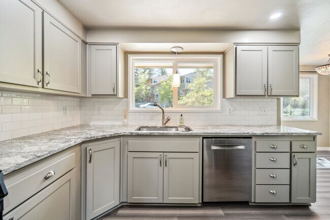 Building Photo - 4312 Botticelli
