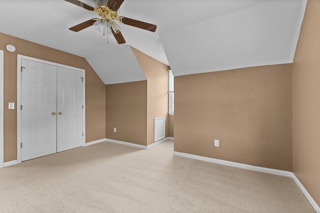 Building Photo - Welcome to your Perfect Home:  3BD, Hardwo...