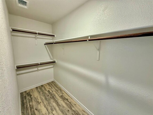 Building Photo - 209 Dolphin Dr