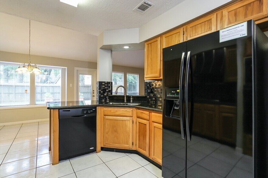 Building Photo - 5207 Village Springs Dr