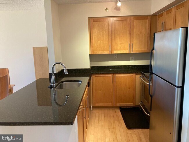 Building Photo - 7500 Woodmont Ave