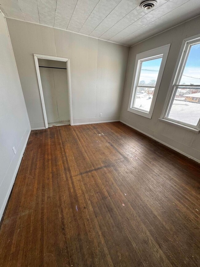 Building Photo - 131 W 13th St