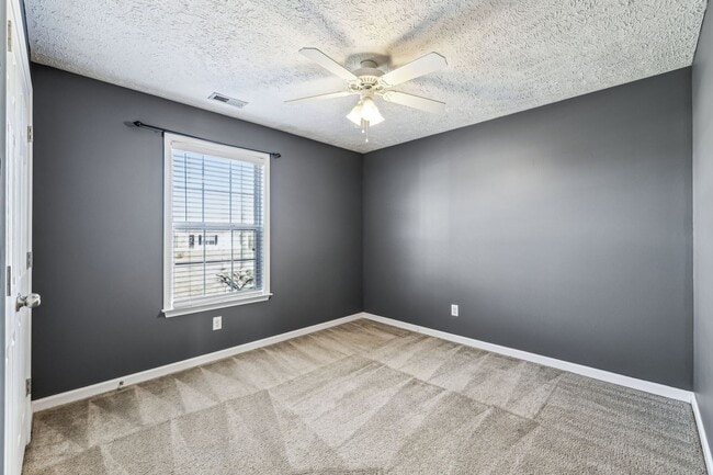 Building Photo - Upperglade Ct