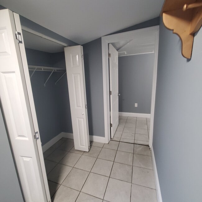 Building Photo - Cedar