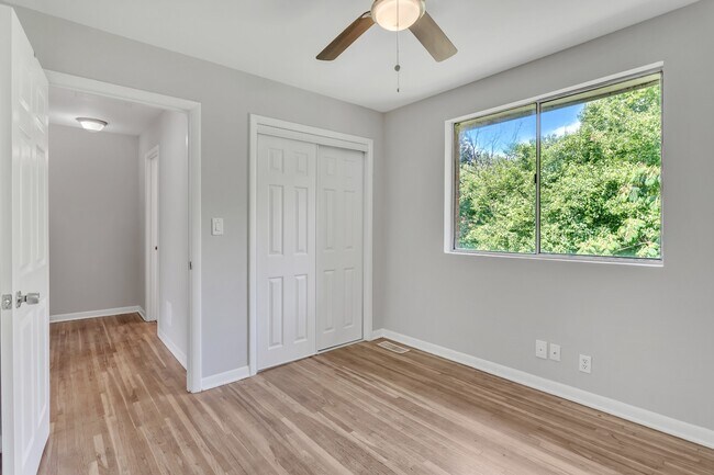 Building Photo - 622 Ermac Dr