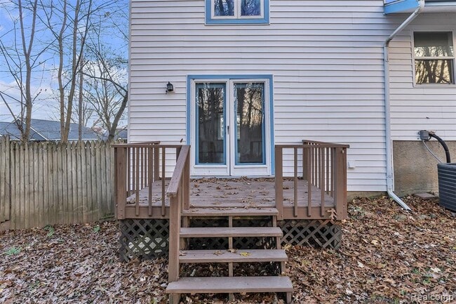 Building Photo - 8165 Leonard Dr