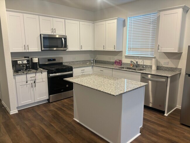 Building Photo - 148 Acorn Cir