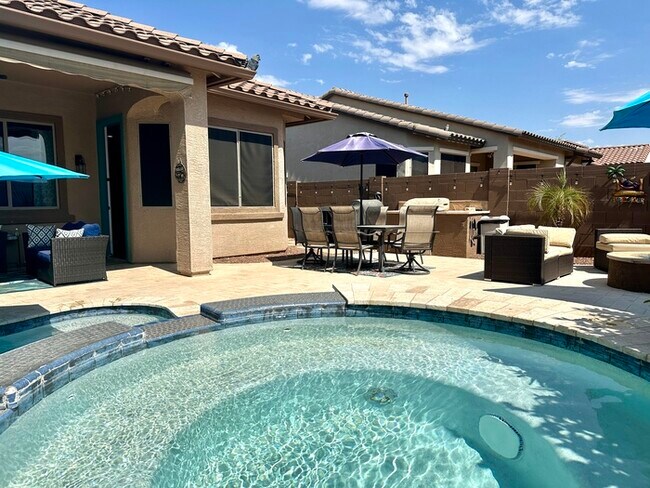 Building Photo - Estrella Mountain Ranch with Resort-style ...