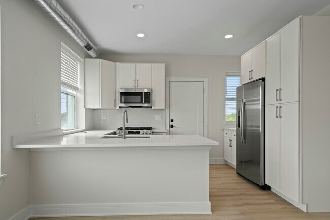Building Photo - 432 S Maple Ave