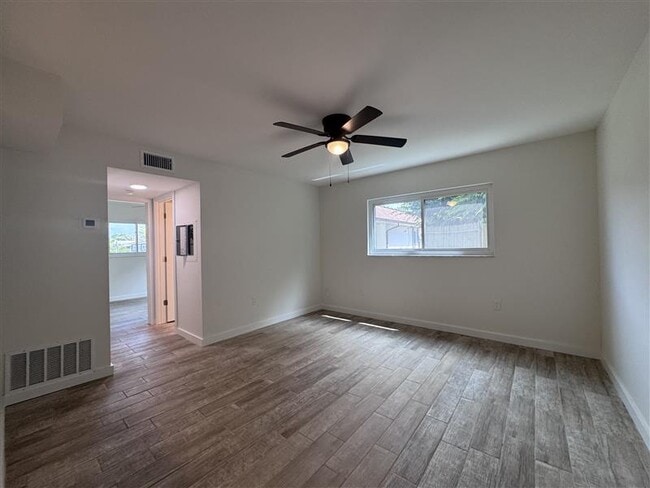 Building Photo - 1258 Barbara Dr