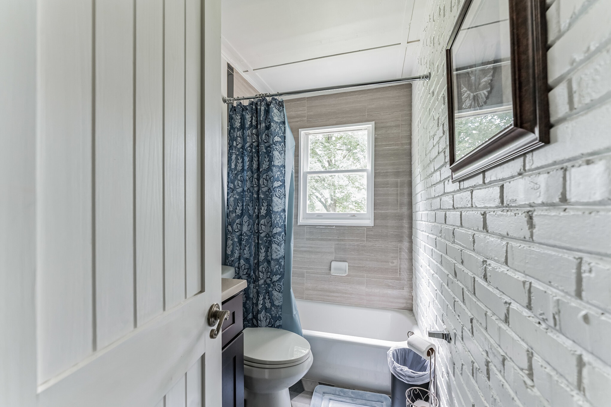 Building Photo - 1857 E Holmes Rd