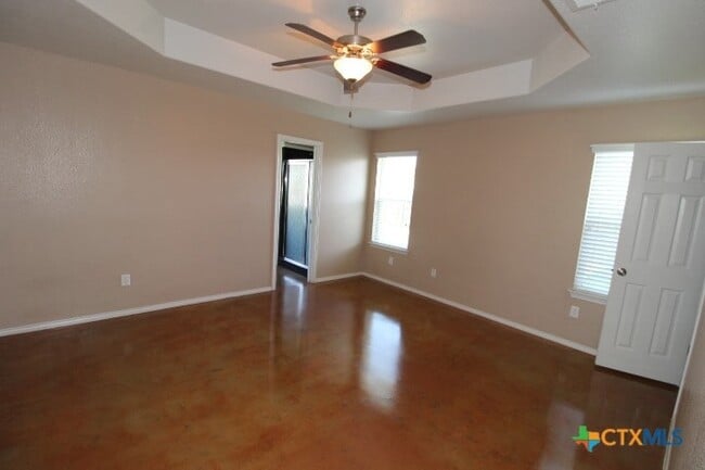 Building Photo - 401 Rainbow Court
