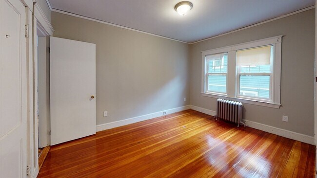 Building Photo - 20-22-22 Upcrest Rd