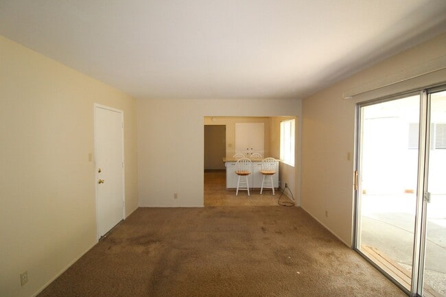 Building Photo - Concord 3 bedroom 2 bath new carpet, new paint,  home in quiet neighborhood!
