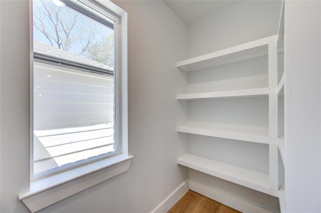 Building Photo - 1810 Eagle Falls Ct