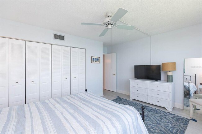 Building Photo - 5825 PUERTA DEL SOL Blvd