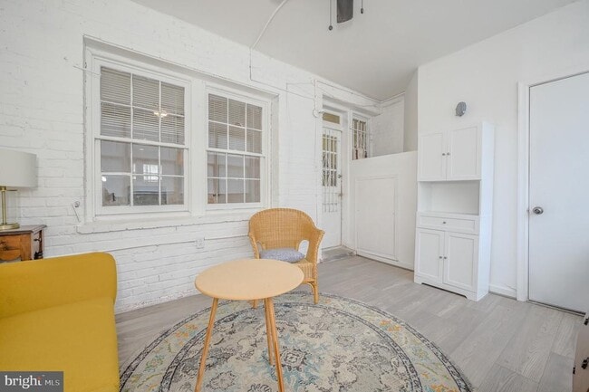 Building Photo - 221 35th St NE