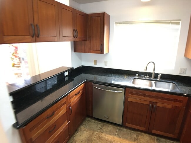 Building Photo - Spacious 3-Bedroom Home in Tropics at Waik...