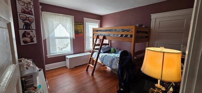 Building Photo - 72 Seymour St