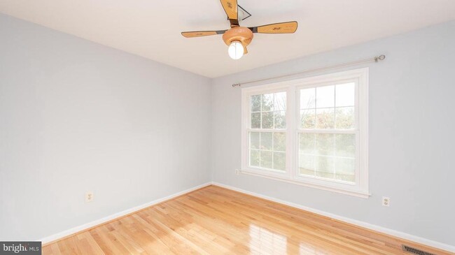 Building Photo - 3871 Woodville Ln