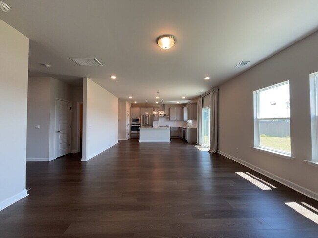 Building Photo - 445 Navona Dr