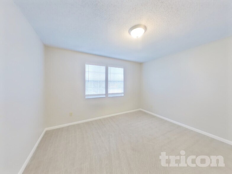 Building Photo - 11011 Greenaire Dr