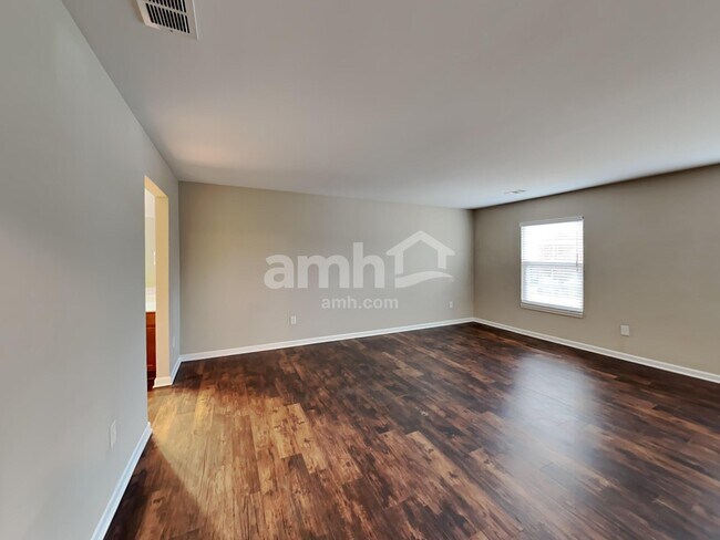 Building Photo - 804 Commerce Trl