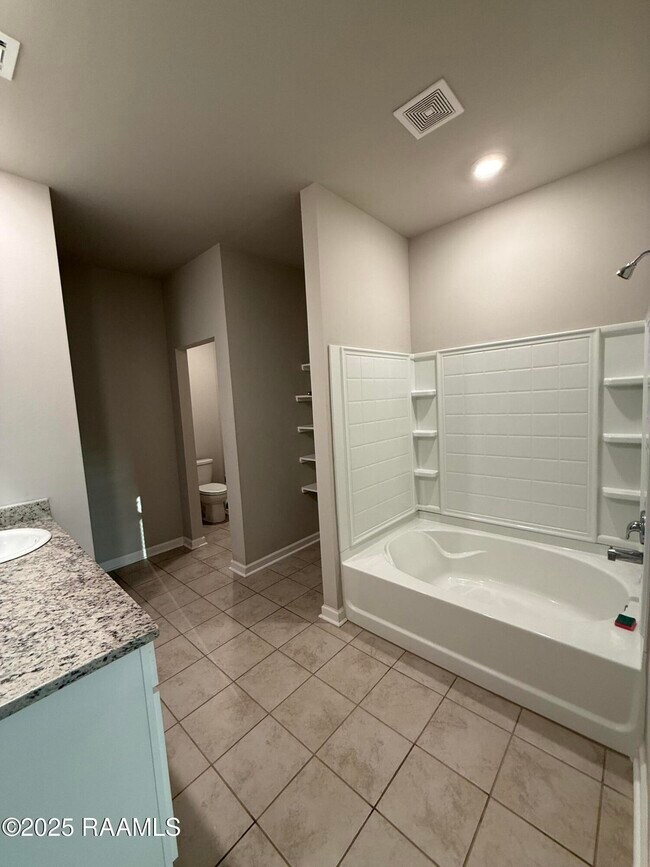 Building Photo - 200 Broussard Hl Dr