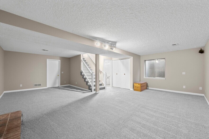 Building Photo - 12665 Grove Ct