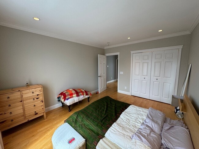 Building Photo - Single Family Home in Prime Sunset Location!