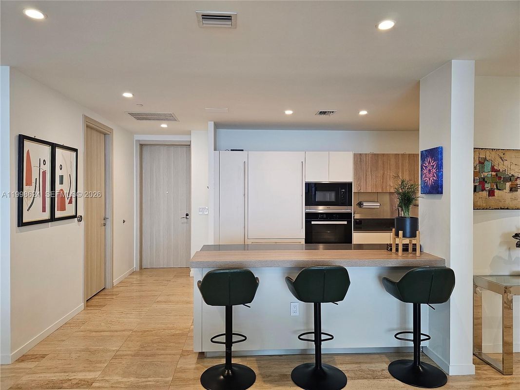 Building Photo - 1000 Brickell Plaza