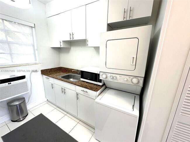 Building Photo - 1007 Meridian Ave