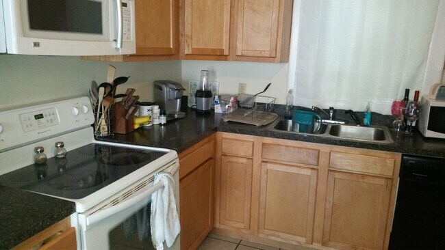 #A kitchen - 421 Woodland Ave