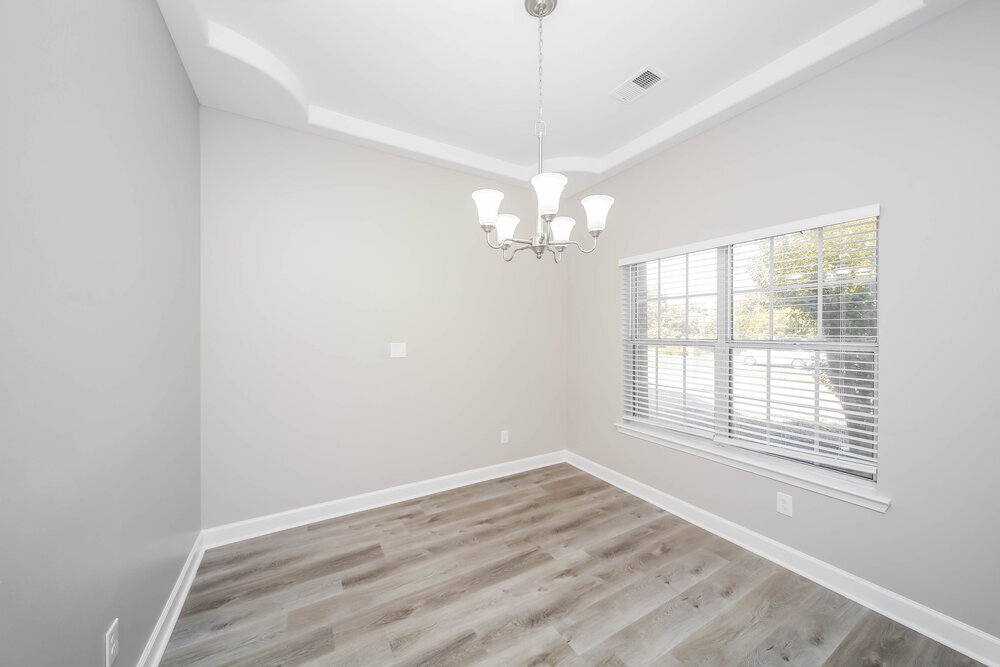 Building Photo - 5985 Eagle Ln