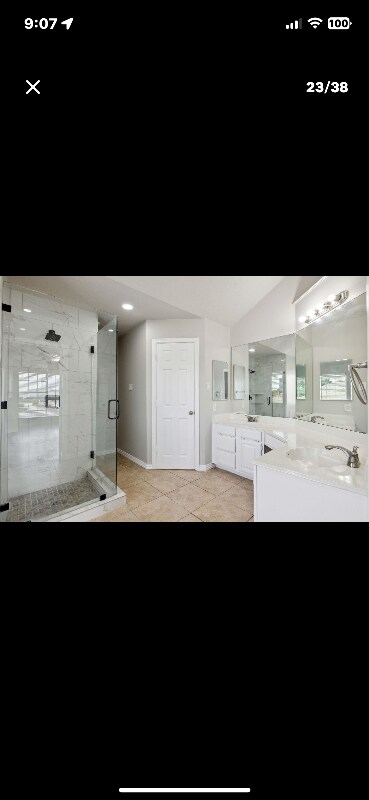 Building Photo - 344 Parkview Dr