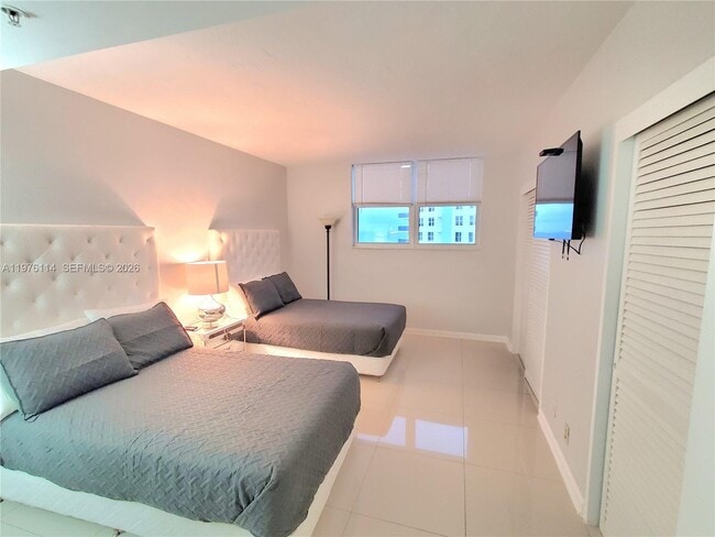 Building Photo - 3001 S Ocean Dr