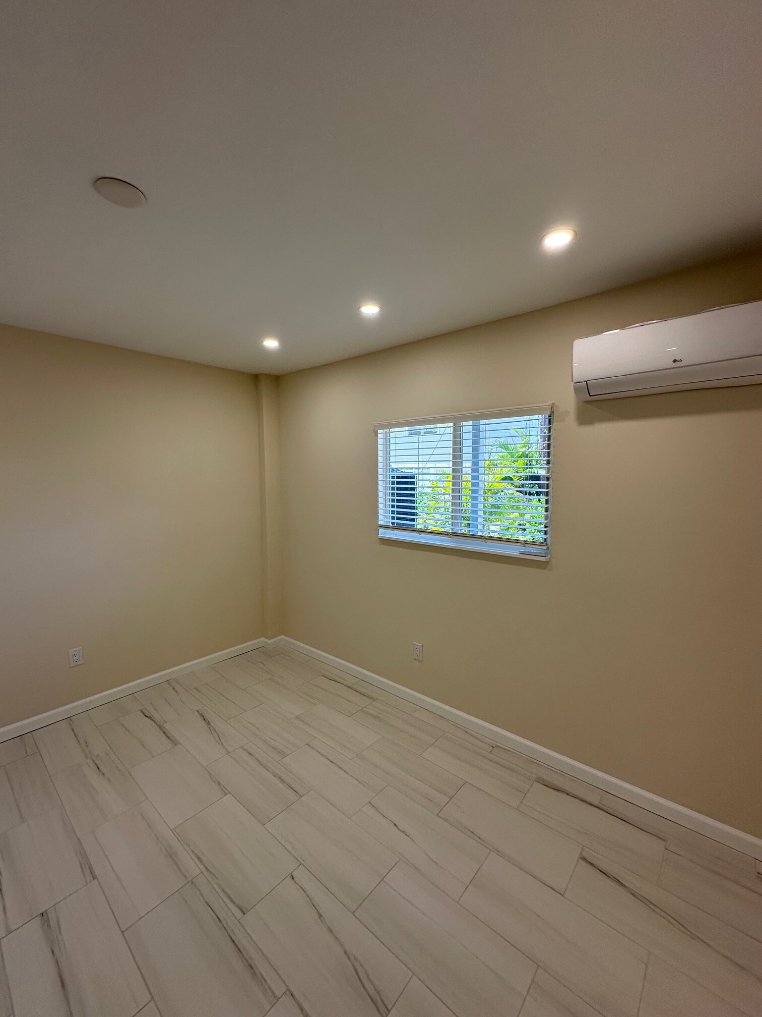 Building Photo - 191 Anchorage St