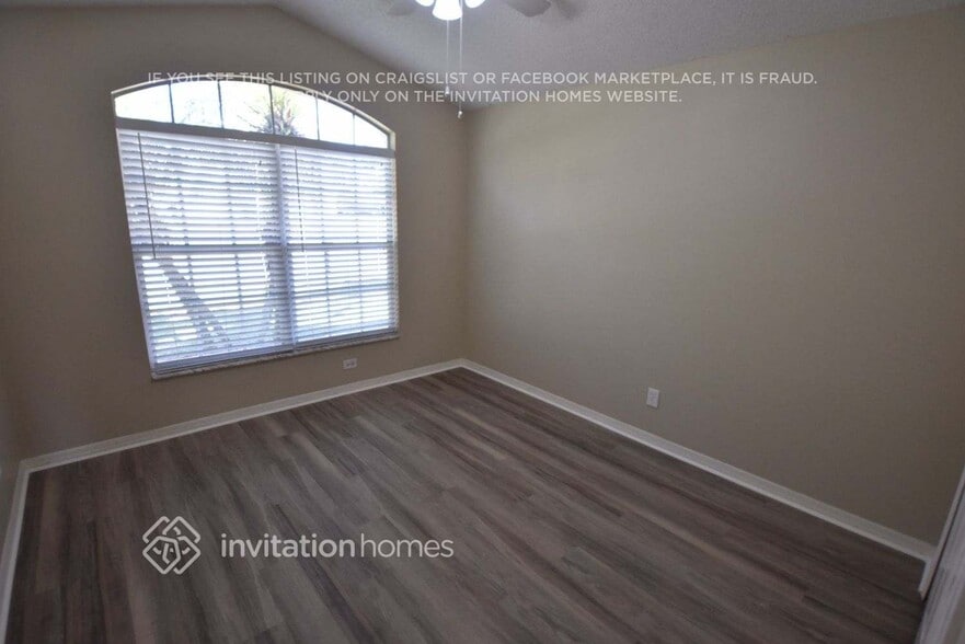 Building Photo - 4001 Saddlewood Dr