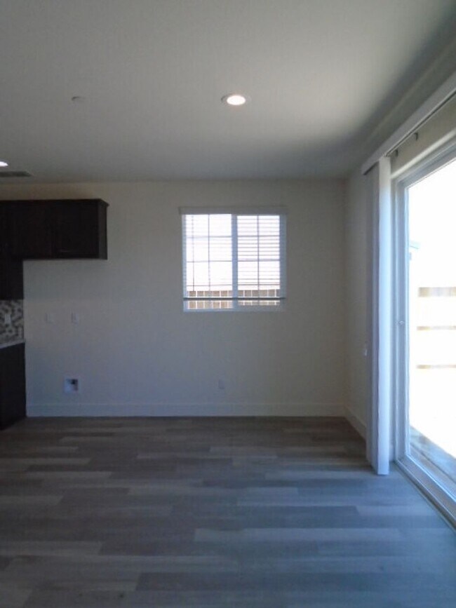 Building Photo - NEWER HOME IN LINCOLN OFF TWELVE BRIDGES!!