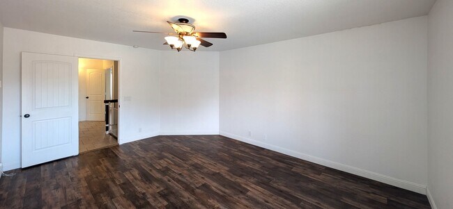Building Photo - 4 Bedroom Home in the Waters Edge at Ocotillo Community Near W Queen Creek Rd and S Dobson Rd!
