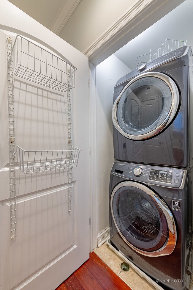 Building Photo - 4418 S Indiana Ave