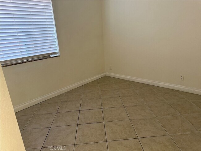Building Photo - 30159 Westlake Dr